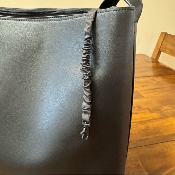 BEIS Wicked Tote - Picture 13 of 14